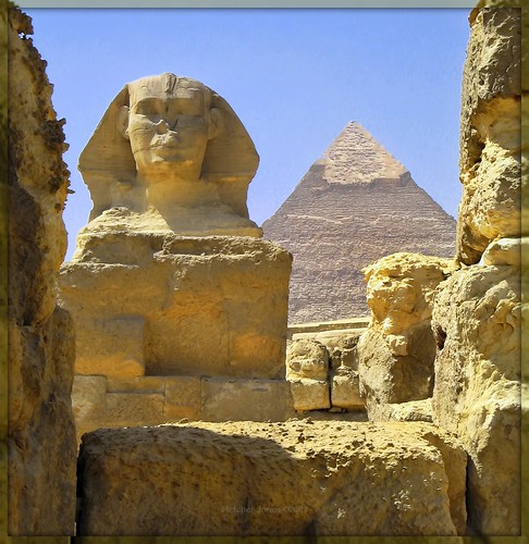 The Great Sphinx and Pyramid of Khafre, Giza Plateau, Cairo, Egypt
